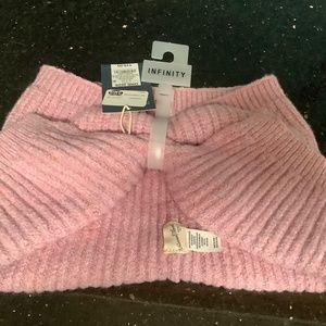 New Universal threads, lavender/purple infinity scarf, flaw inside see pic,